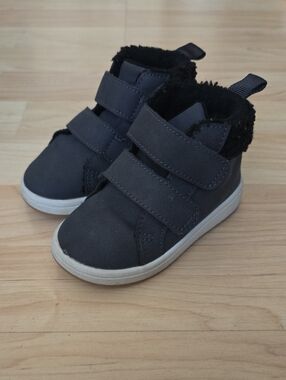 H&M Kids Dark Gray High-Top Sneakers with Faux Fur Collar Size 5.5